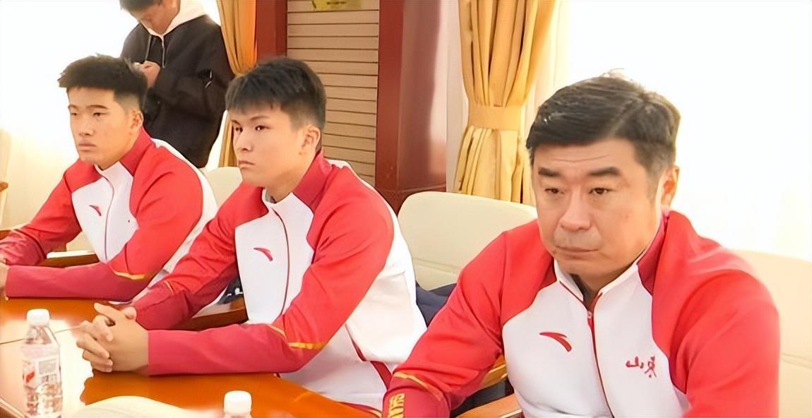 半岛体育-意外！他是跟韩鹏齐名的83一代国脚王牌，如今已转型成青训教练